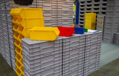 Açık plastik kutu 