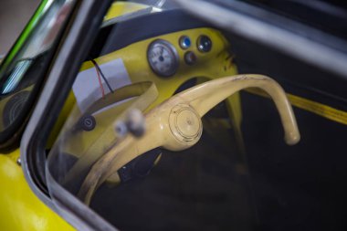 Klasik araba Messerschmitt Kr200 direksiyon simidi