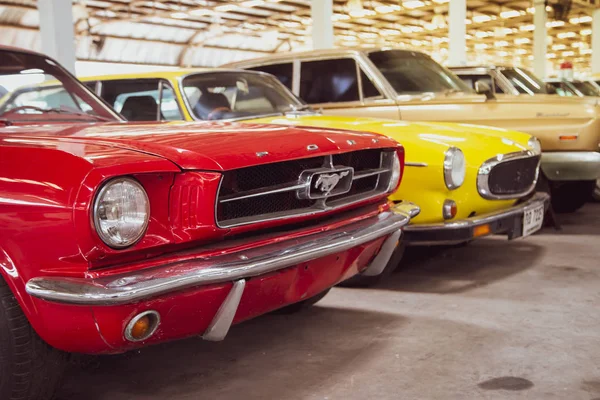 Carro antigo Ford Mustang — Fotografia de Stock