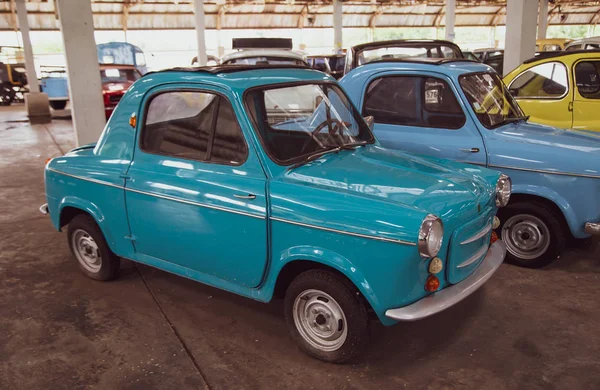 Klasik araba Piaggio Vespa 400