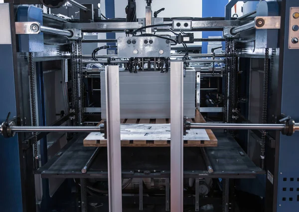 Máquina laminadora en la industria de impresión —  Fotos de Stock