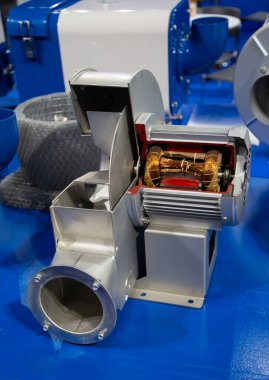 Endüstriyel hava üfleyici fan bölümünün iç kısmını kes