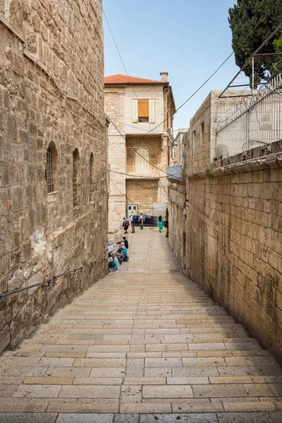 Jerusalem Israel Mayo 2018 Peregrinos Cristianos Que Cruzan Vía Dolorosa — Foto de Stock