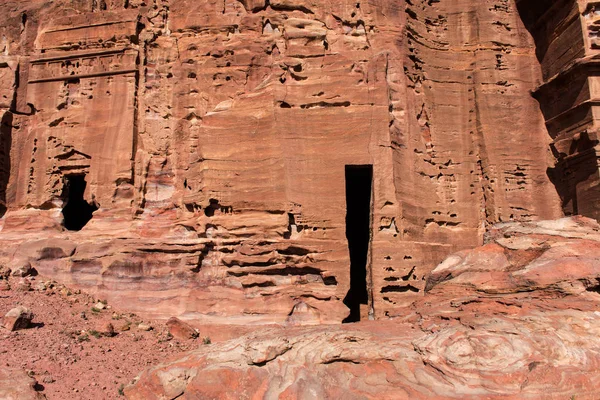 Entrada Una Cueva Tumba Real Petra Jordania Tallado Subterráneo Roca — Foto de Stock