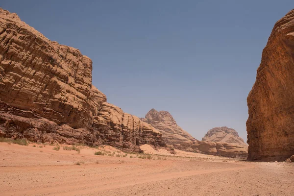 Paisaje Árido Del Desierto Con Acantilados Burrah Canyon Wadi Rum — Foto de Stock