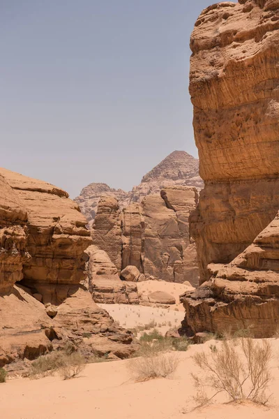Arid Desert Landscape Cliffs Burrah Canyon Wadi Ruma Jordan — Stock Photo, Image