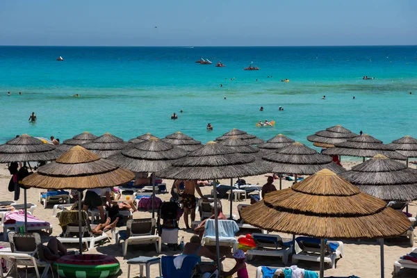 Nissi Beach Ayia Napa Cyprus Junho 2017 Turistas Relaxando Praia — Fotografia de Stock