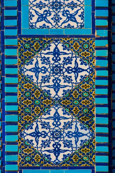 伊斯兰图案 阿拉伯瓷砖镶嵌在清真寺 岩石圆顶 寺庙山 耶路撒冷 以色列 — 图库照片