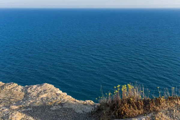 のどかな海の景色 水の抽象的な青色の背景 — ストック写真