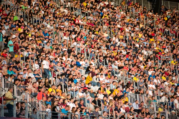 Размытая Толпа Людей Болельщиков Болельщиков Трибуне Стадиона Футбольном Матче — стоковое фото
