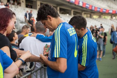 Cluj Napoca, Romanya - 15 Haziran 2018: Futbolcu Miodrag Belodedici altın imzalama aşamasında Barcelona efsaneler karşı bir maç sırasında ekibinden