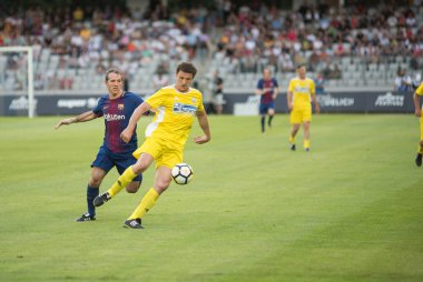 Cluj, Romanya - 16 Haziran 2018: Romanya futbol altın bir dostluk maçı Barcelona efsaneler karşı spor festivali sırasında takımında oynamaktadır