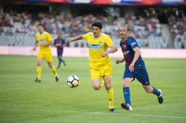 Cluj, Romanya - 16 Haziran 2018: Romanya futbol altın bir dostluk maçı Barcelona efsaneler karşı spor festivali sırasında takımında oynamaktadır
