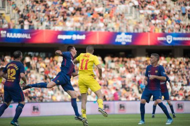 Cluj, Romanya - 16 Haziran 2018: Romanya futbol altın bir dostluk maçı Barcelona efsaneler karşı spor festivali sırasında takımında oynamaktadır