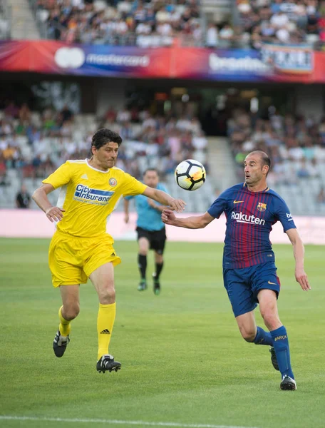 Cluj, Romanya - 16 Haziran 2018: Romanya futbol altın bir dostluk maçı Barcelona efsaneler karşı spor festivali sırasında takımında oynamaktadır