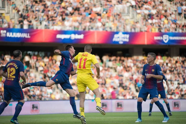 Cluj, Romanya - 16 Haziran 2018: Romanya futbol altın bir dostluk maçı Barcelona efsaneler karşı spor festivali sırasında takımında oynamaktadır