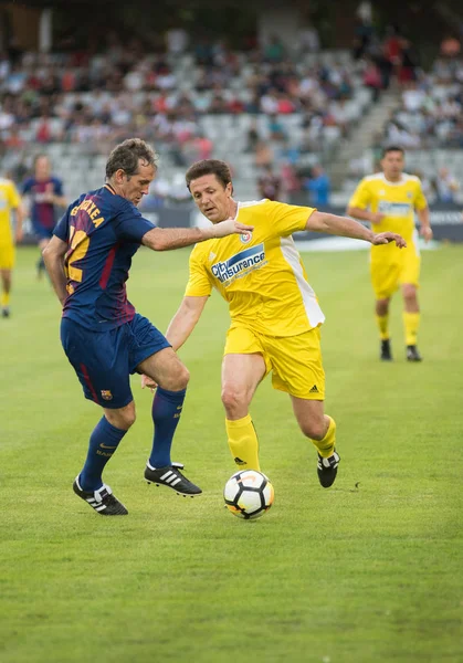 Cluj, Romanya - 16 Haziran 2018: Romanya futbol altın bir dostluk maçı Barcelona efsaneler karşı spor festivali sırasında takımında oynamaktadır