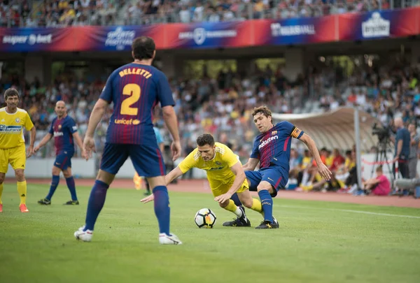 Cluj, Romanya - 16 Haziran 2018: Romanya futbol altın bir dostluk maçı Barcelona efsaneler karşı spor festivali sırasında takımında oynamaktadır