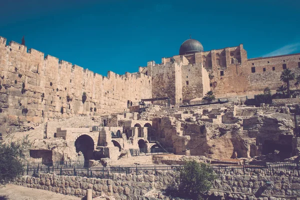 Ophel 墙的废墟 第一和第二寺建筑群的所在地 耶路撒冷 以色列 筛选图像 — 图库照片
