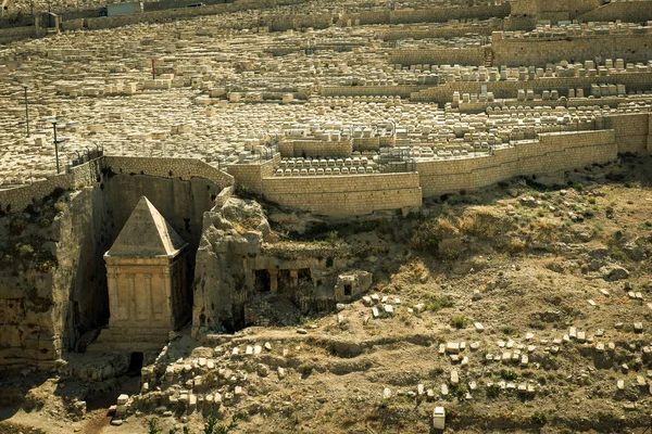 キデロンの谷 エルサレムで預言者ゼカリヤの墓 背景にユダヤ人の墓地 ヴィンテージ画像 — ストック写真