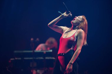 Bontida, Romanya - 19 Temmuz 2018: İsveç electropop duo simge elektrik Castle Müzik Festivali canlı bir konserde gerçekleştirme Pop