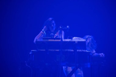 Bontida, Romanya - 19 Temmuz 2018: İsveç electropop duo simge elektrik Castle Müzik Festivali canlı bir konserde gerçekleştirme Pop