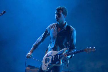 Bontida, Romanya - 19 Temmuz 2018: İngiliz alternatif rock grubu kurt Alice canlı ana sahne elektrik kale festival performans