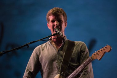 Bontida, Romanya - 19 Temmuz 2018: İngiliz alternatif rock grubu kurt Alice canlı ana sahne elektrik kale festival performans