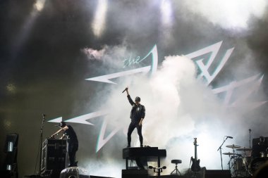 Bontida, Romanya - 21 Temmuz 2018: İtalyan elektronik dans müzik ve punk rock grubu, Bloody Beetroots elektrik kale Festivali canlı performans