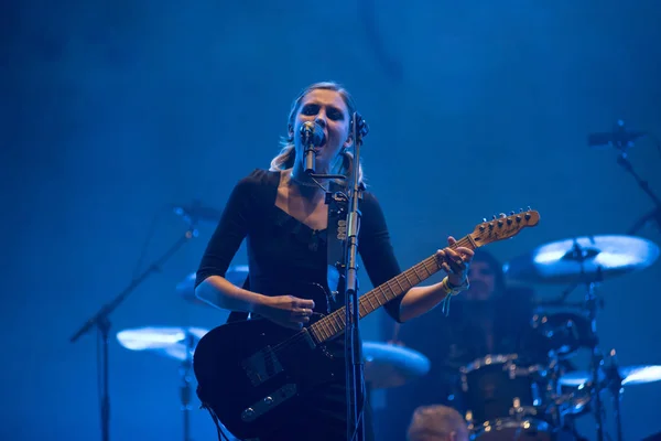 Bontida Rumänien Juli 2018 Brittiska Indiepop Bandet Wolf Alice Uppträder — Stockfoto