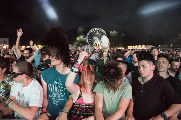 Bontida Roemenië Juli 2018 Menigte Van Feesten Mensen Dansen Tijdens — Stockfoto