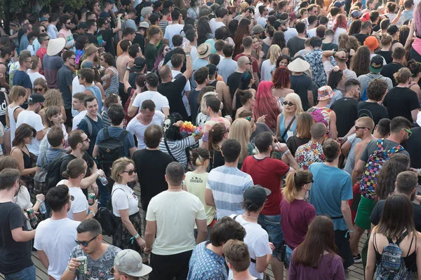 Bontida Roemenië Juli 2018 Menigte Van Feesten Mensen Dansen Tijdens — Stockfoto