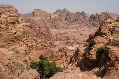 Petra amfitiyatro, kurban yüksek yer görünümünden yukarıda. Ürdün