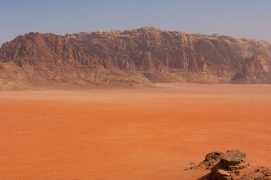 Wadi Rum çölünde, Jordan kurak manzara