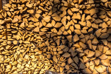 Yığınla kuru yakacak odunlarının arka planı