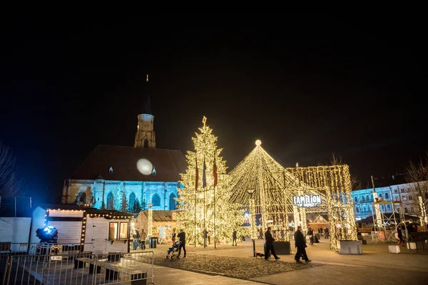 Luj Napoca Roemenië December 2017 Vrolijke Mensen Genieten Van Kerstmarkt — Stockfoto