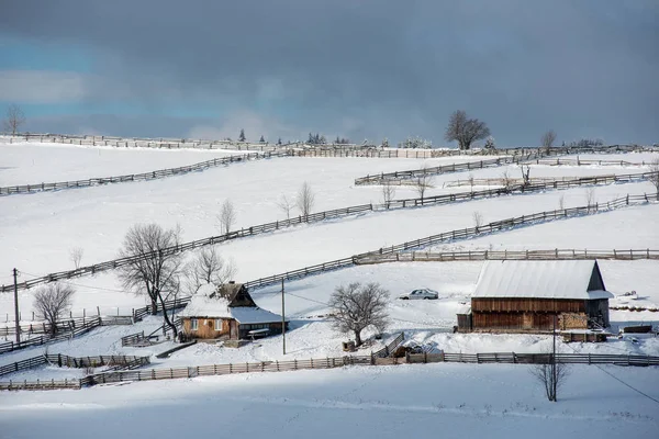 Alpine Village Transylvania Romania Casas Cobertas Neve Inverno — Fotografia de Stock