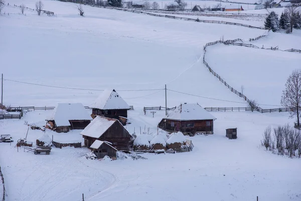 Inverno Montanha Aldeia Paisagem Com Neve Coberto Casas — Fotografia de Stock