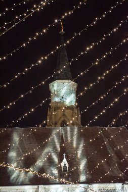 Noel ışıkları şehrin arka plan