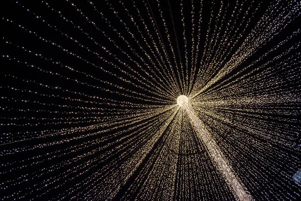 Noel ışıkları şehrin arka plan