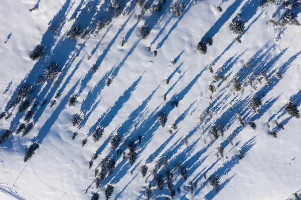 Luftaufnahme Einer Schneebedeckten Winterlandschaft Den Bergen — Stockfoto