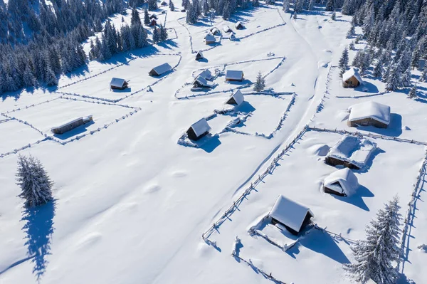 Snow Covered Remote Village Homestead Mountains Aerial Drone View — Stockfoto