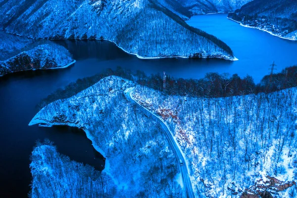 Letecká Dron Pohled Jezero Zimě Během Modré Hodiny — Stock fotografie