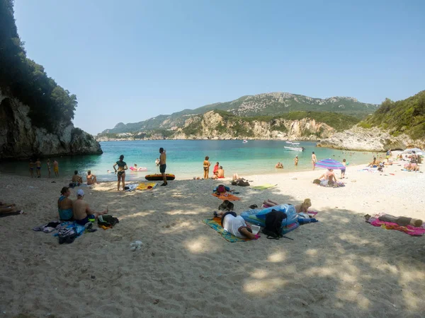 Limni Corfu Grecia Agosto 2018 Turistas Tomando Sol Las Vacaciones —  Fotos de Stock