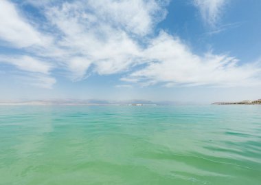 Dead sea, İsrail. Su ve gökyüzü arka plan