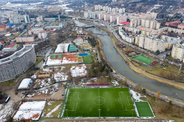 Antenne Boven Uitzicht Rivier Oversteken Van Stad Drone Schot Van — Stockfoto