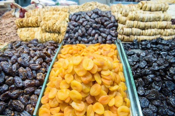Frutos secos no mercado oriental — Fotografia de Stock