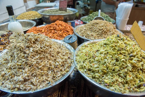 Frutta secca nel mercato orientale — Foto Stock