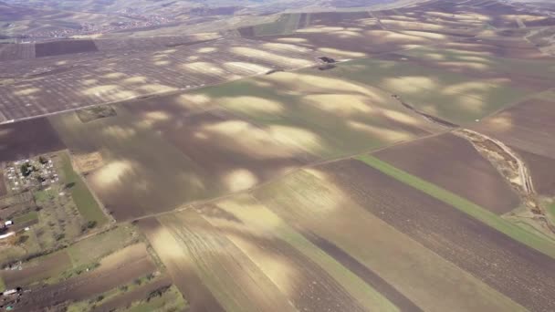 Volando Sobre Campo Agrícola Con Fertilizante Químico Primavera Vista Aérea — Vídeos de Stock