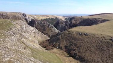 Bir dron gelen derin kireçtaşı gorge hava dron görünümü